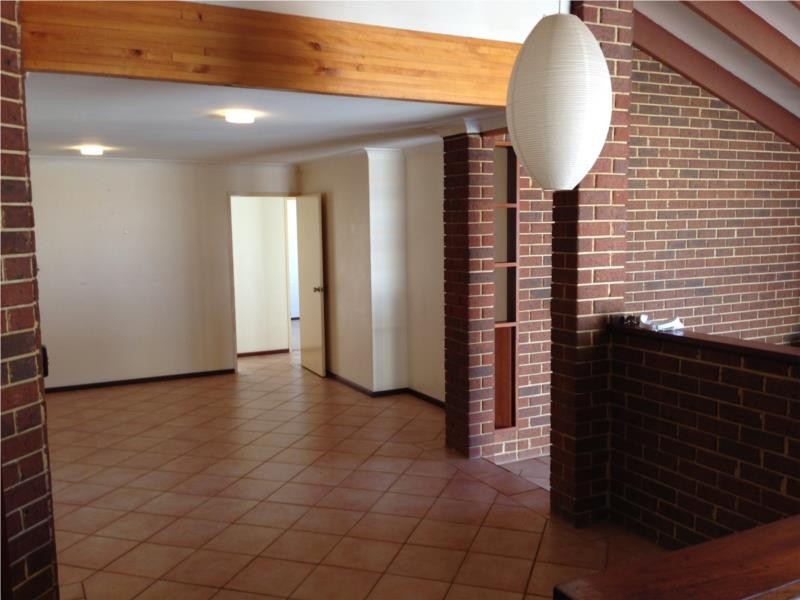 5 Flinton Court, Halls Head WA 6210