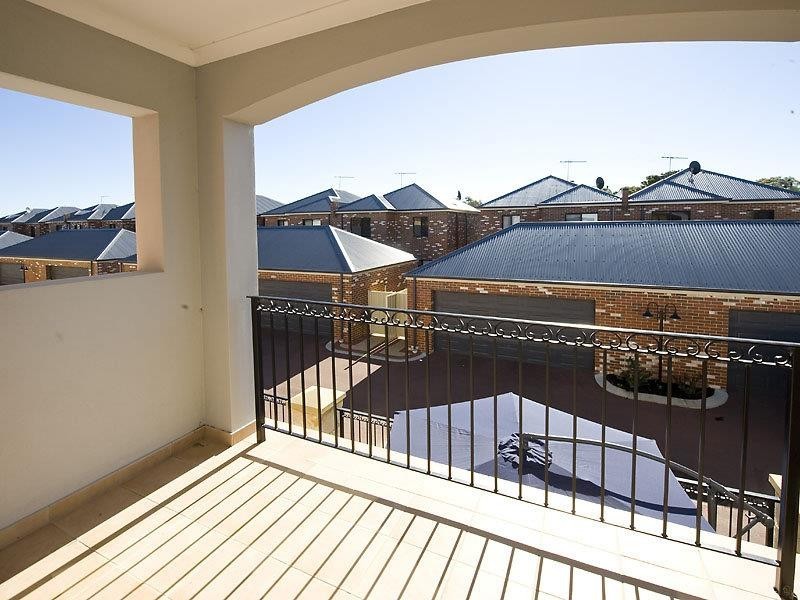 28/9 Healy Road, Hamilton Hill WA 6163