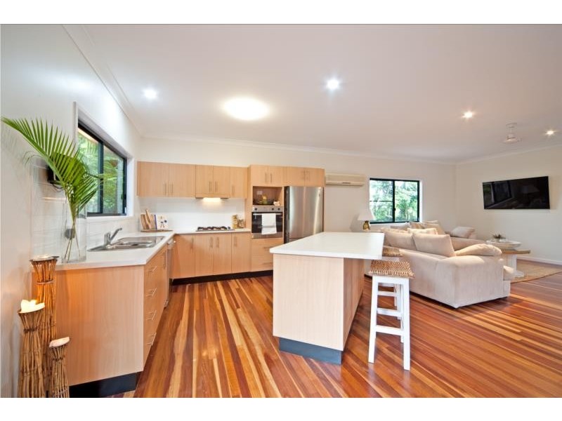 18 Stewart Drive, Cannonvale QLD 4802