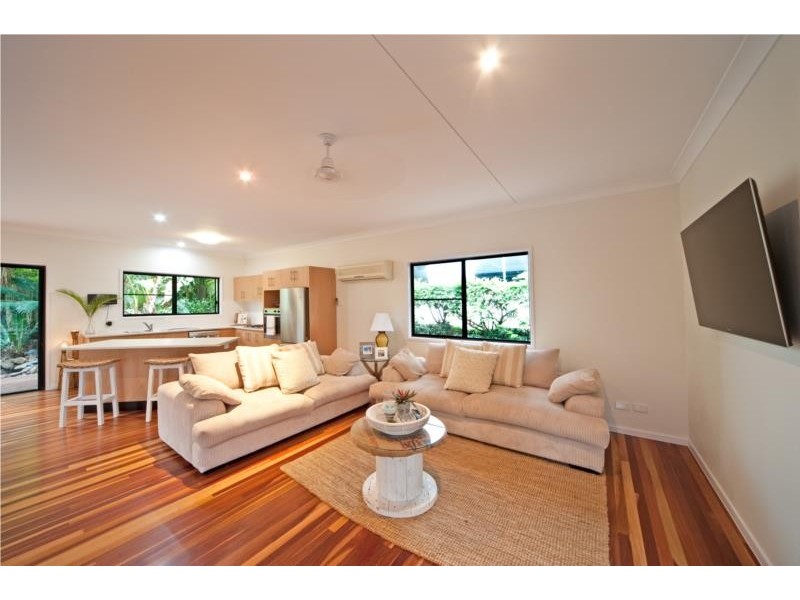 18 Stewart Drive, Cannonvale QLD 4802