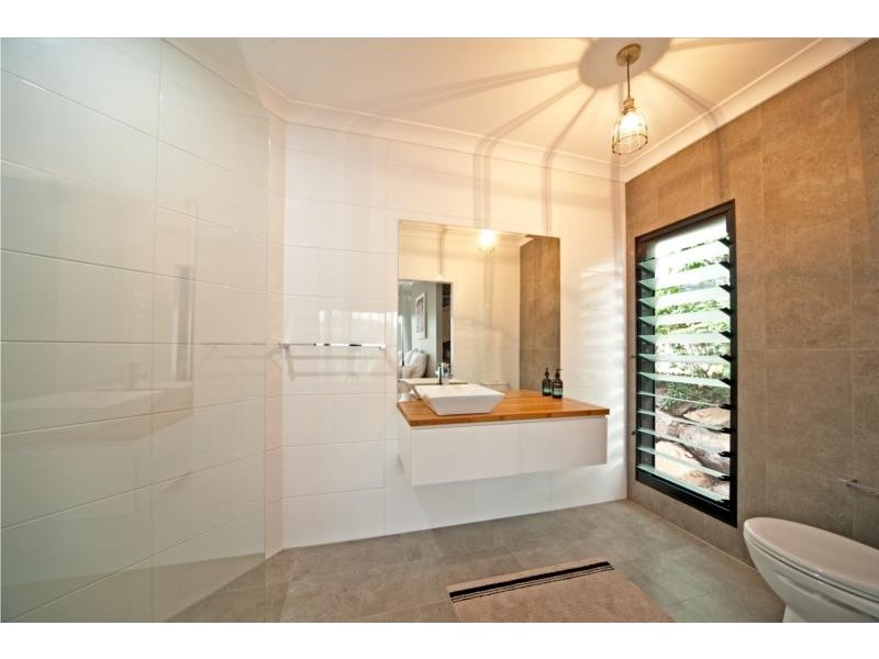 18 Stewart Drive, Cannonvale QLD 4802