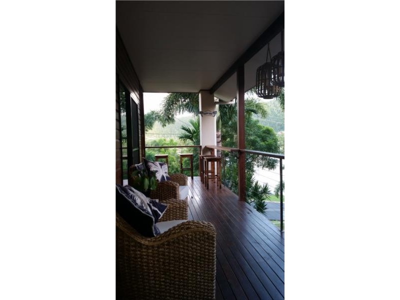 18 Stewart Drive, Cannonvale QLD 4802