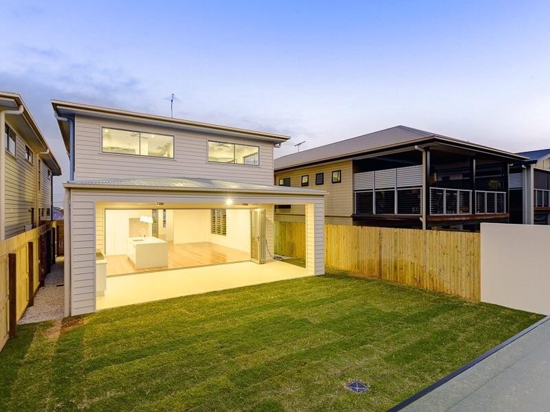 35 Raven Street, Camp Hill QLD 4152