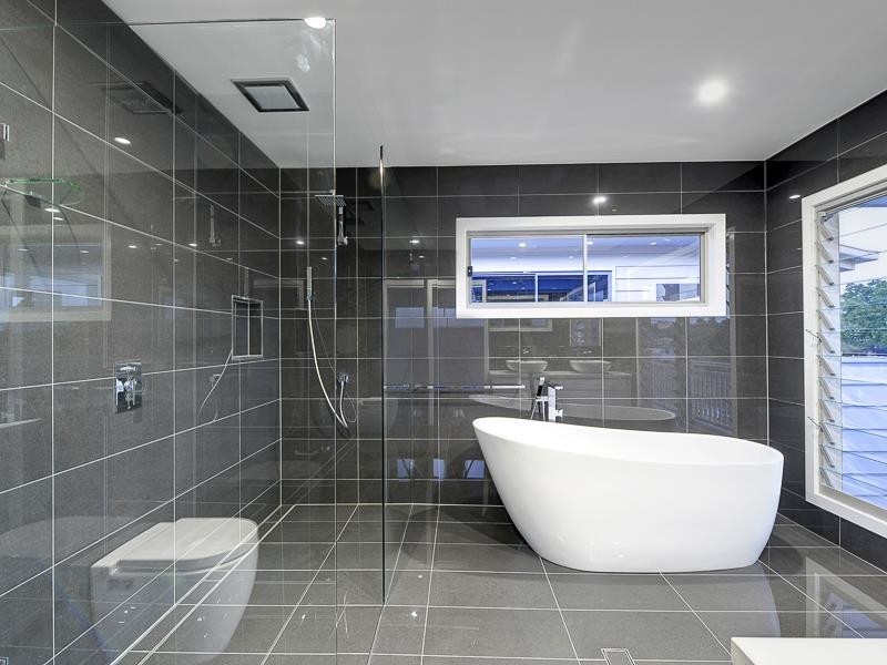 35 Raven Street, Camp Hill QLD 4152