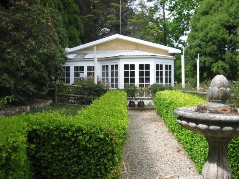 76-76a Gladstone Road, Leura NSW 2780