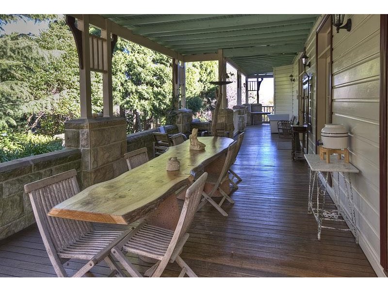 76-76a Gladstone Road, Leura NSW 2780