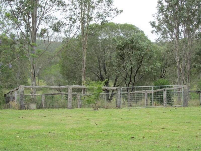 23 Sues Road, Horse Camp QLD 4671