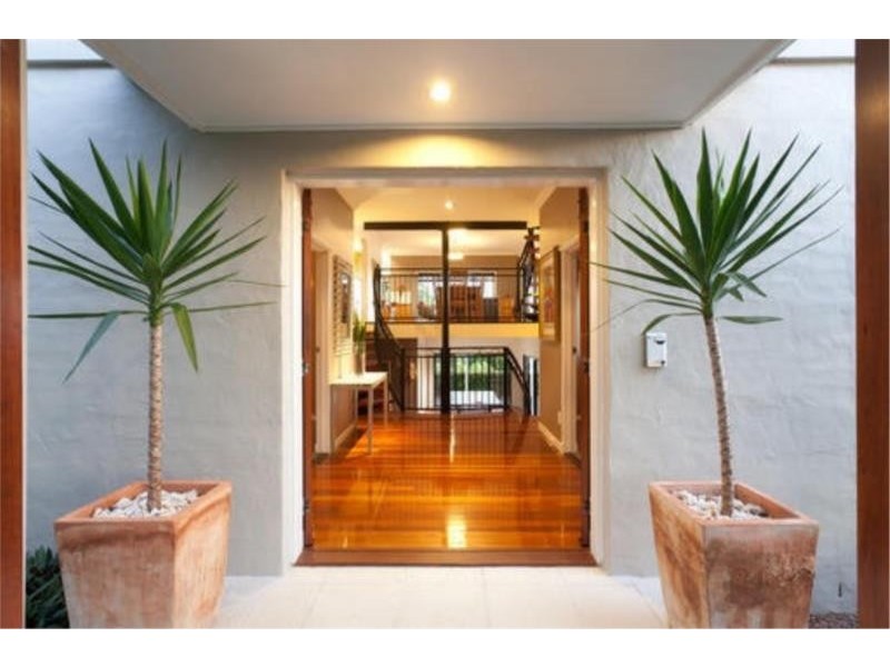 39 Victoria Street, Balmoral QLD 4171