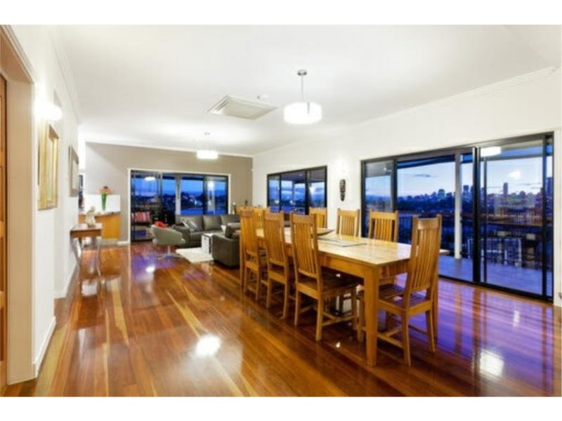 39 Victoria Street, Balmoral QLD 4171