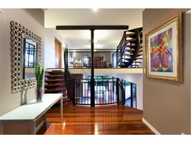 39 Victoria Street, Balmoral QLD 4171