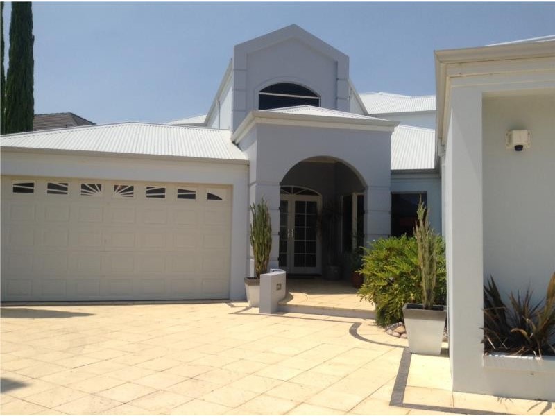 9 Santavea Mews, Halls Head WA 6210