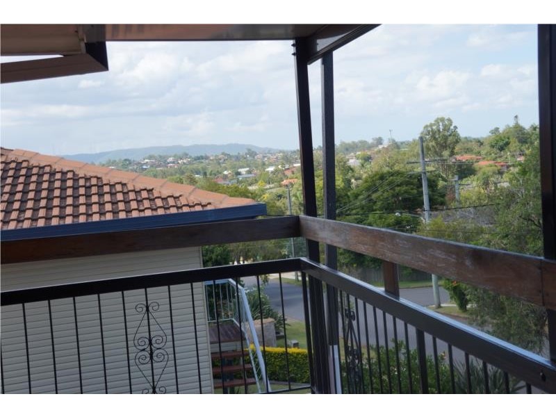 66 Brownie Street, Jamboree Heights QLD 4074