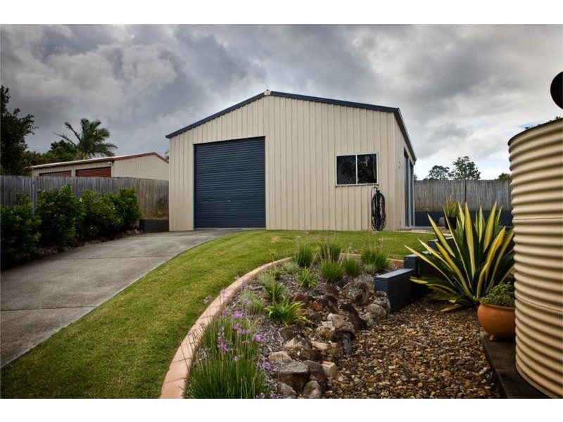 2 Malcomia Street, Redland Bay QLD 4165