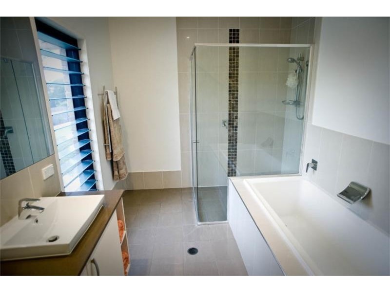 2 Malcomia Street, Redland Bay QLD 4165
