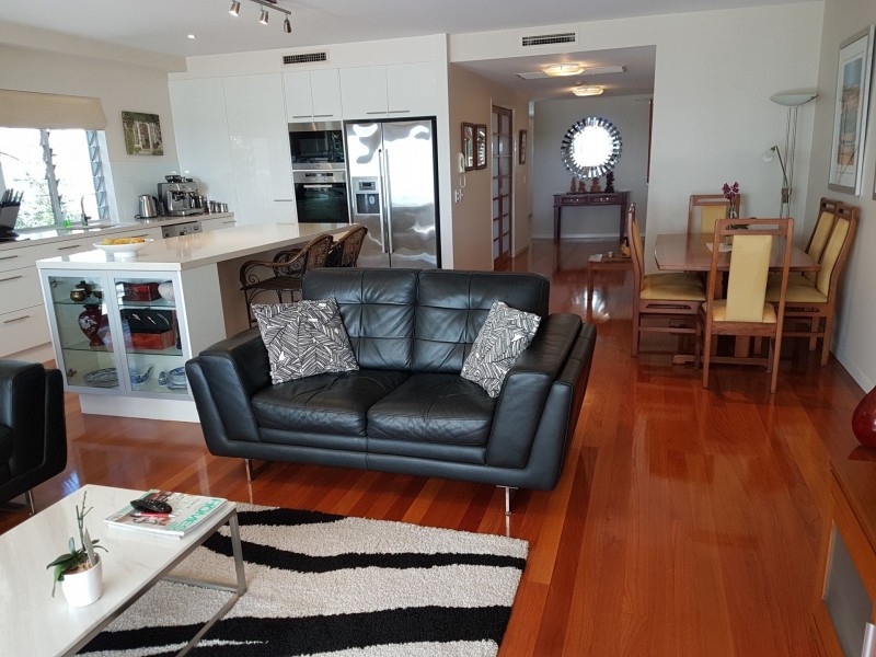 2/541 Esplanade, Urangan QLD 4655