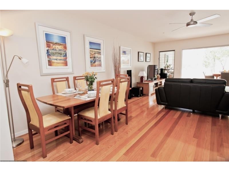 2/541 Esplanade, Urangan QLD 4655