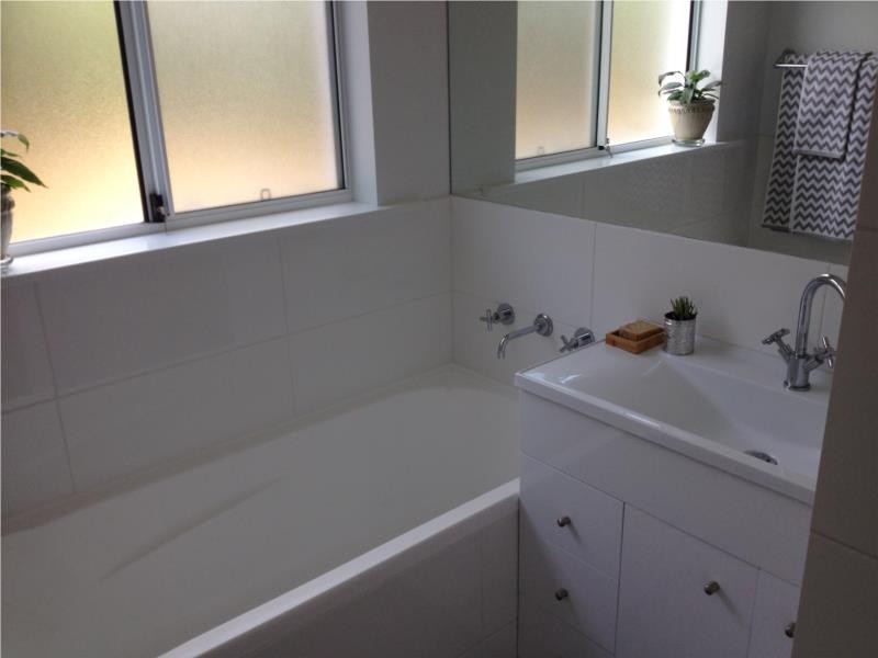 5 Smugglers Pass, Drummond Cove WA 6532