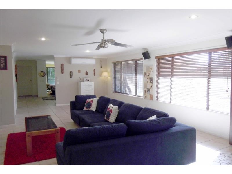 22 Bluejay Street, Burleigh Waters QLD 4220