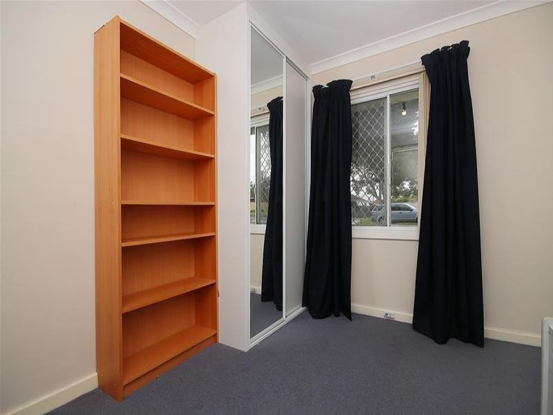 6 Keeley Way, Girrawheen WA 6064