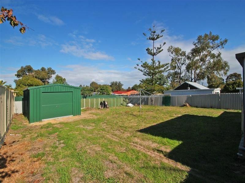 6 Keeley Way, Girrawheen WA 6064