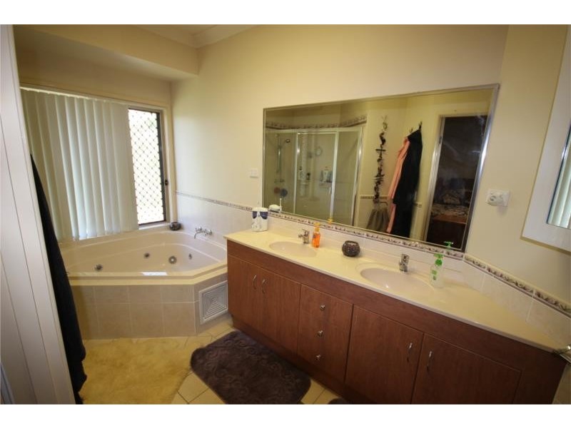 95-97 Scarvell Place, Kooralbyn QLD 4285