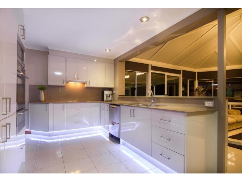 2 Glenmore Place, South Penrith NSW 2750