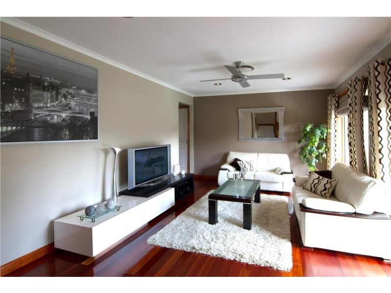 2 Glenmore Place, South Penrith NSW 2750