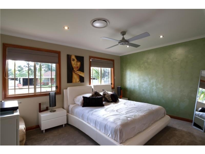 2 Glenmore Place, South Penrith NSW 2750