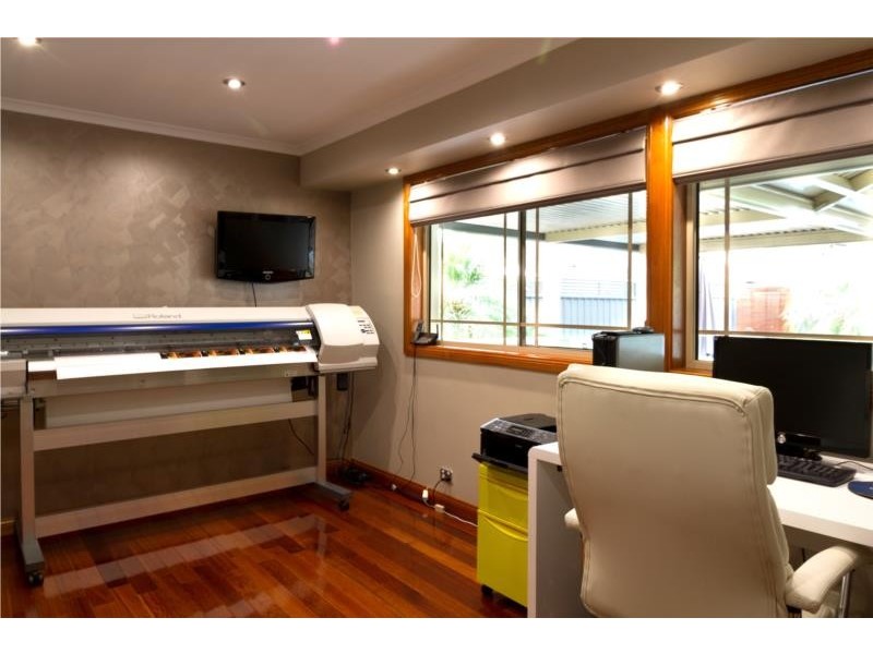 2 Glenmore Place, South Penrith NSW 2750