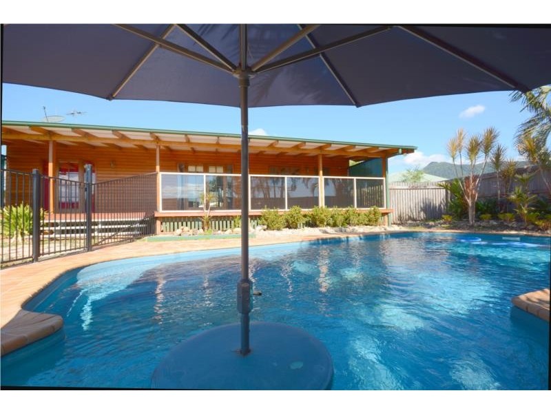 4 Bee Close, Bentley Park QLD 4869