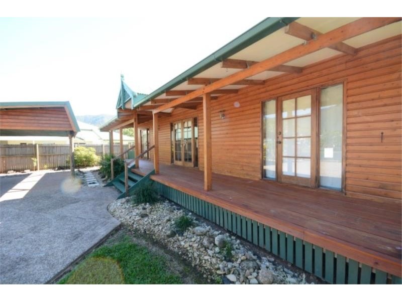 4 Bee Close, Bentley Park QLD 4869