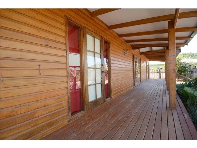 4 Bee Close, Bentley Park QLD 4869