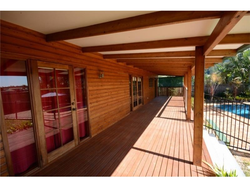 4 Bee Close, Bentley Park QLD 4869