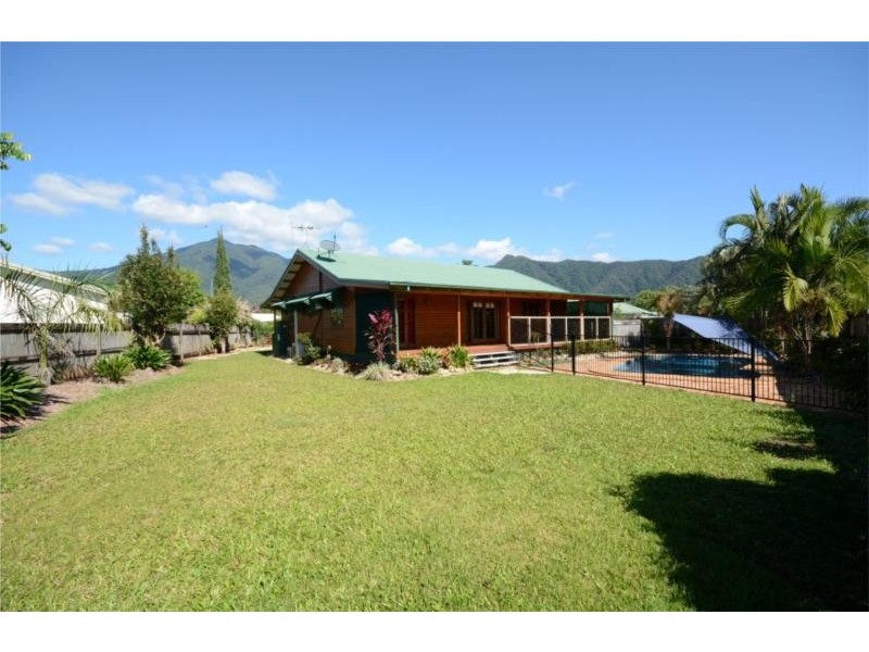 4 Bee Close, Bentley Park QLD 4869