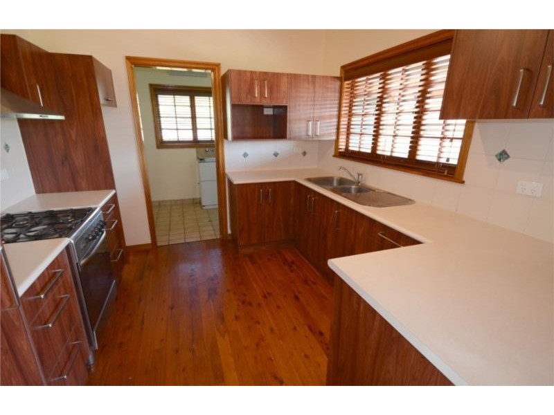4 Bee Close, Bentley Park QLD 4869