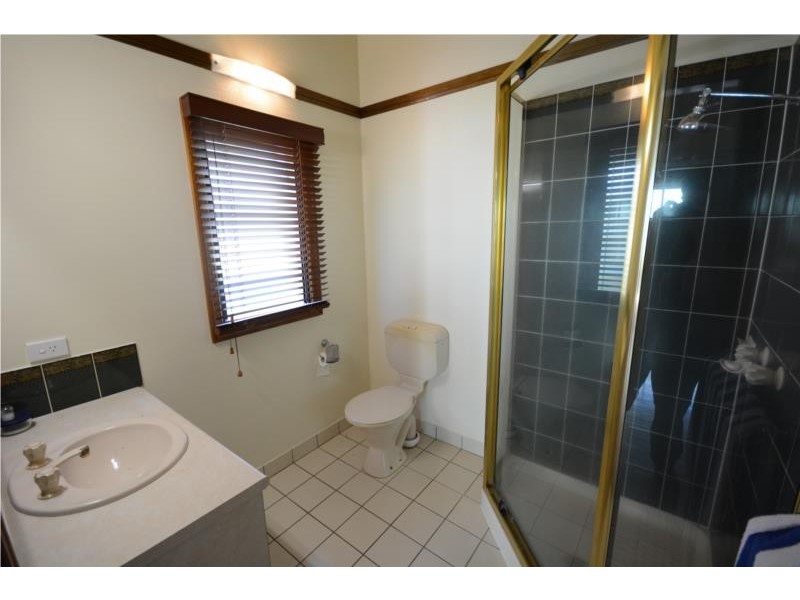 4 Bee Close, Bentley Park QLD 4869