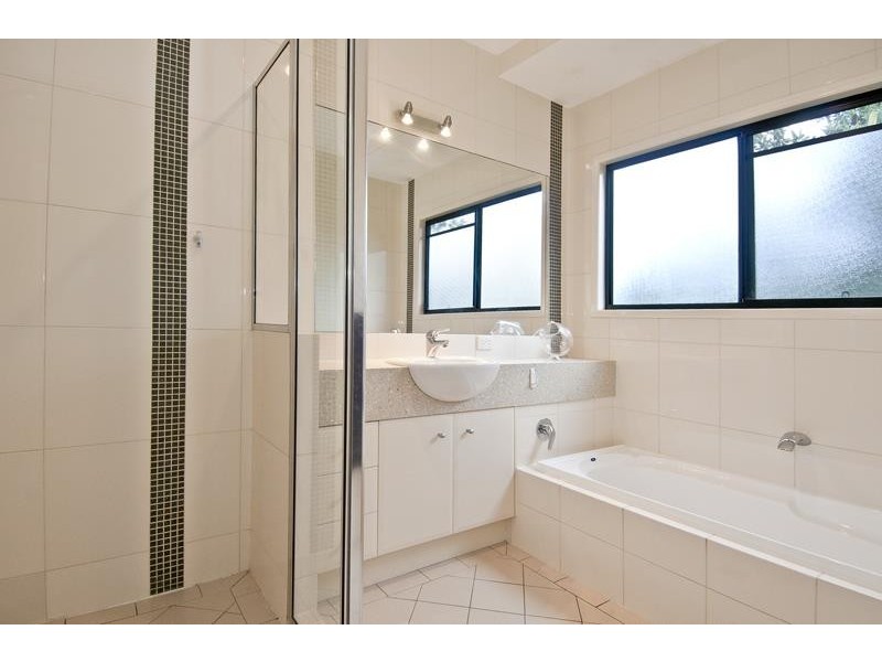15 Lagovista Terrace, Bahrs Scrub QLD 4207