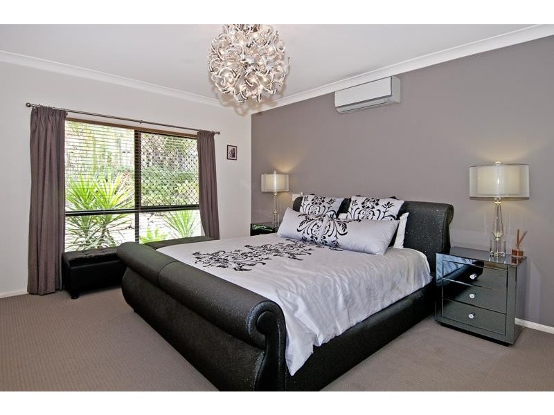 15 Lagovista Terrace, Bahrs Scrub QLD 4207