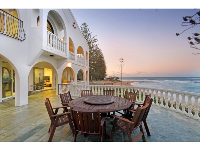 2 Cooroora Street, Dicky Beach QLD 4551