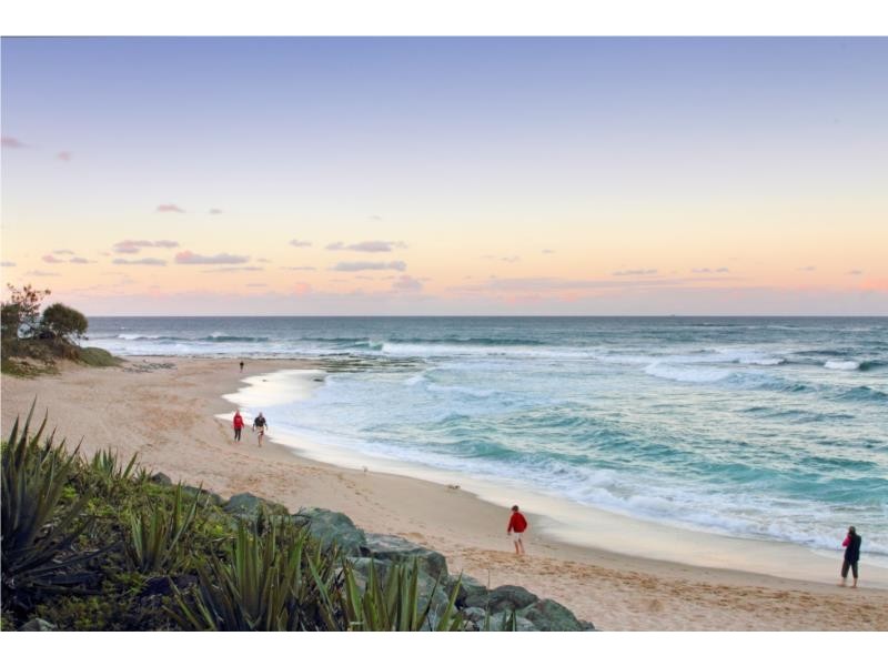 2 Cooroora Street, Dicky Beach QLD 4551