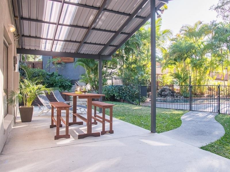 2 Narrabundah Street, Mudgeeraba QLD 4213