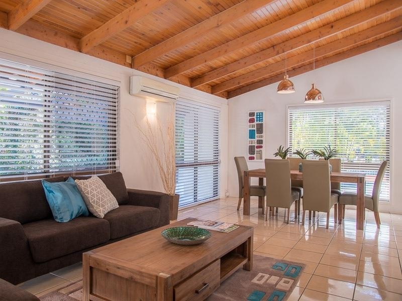 2 Narrabundah Street, Mudgeeraba QLD 4213