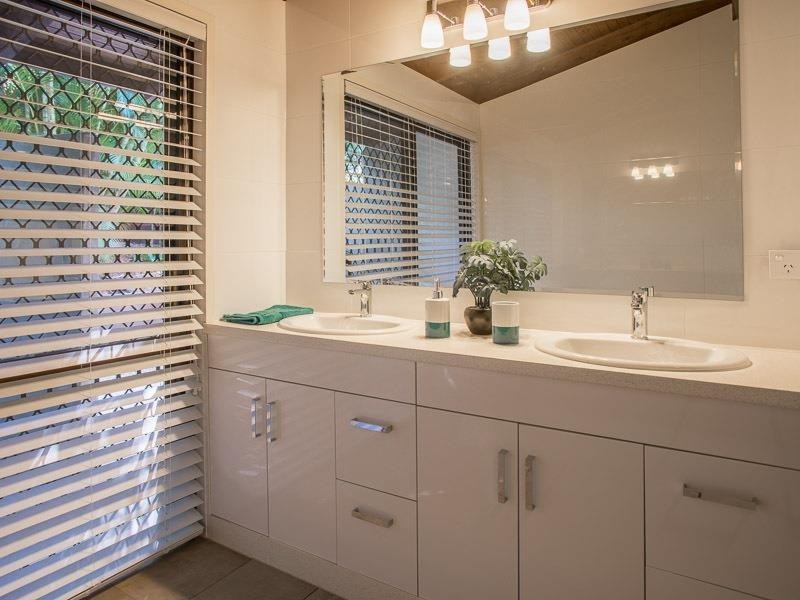 2 Narrabundah Street, Mudgeeraba QLD 4213