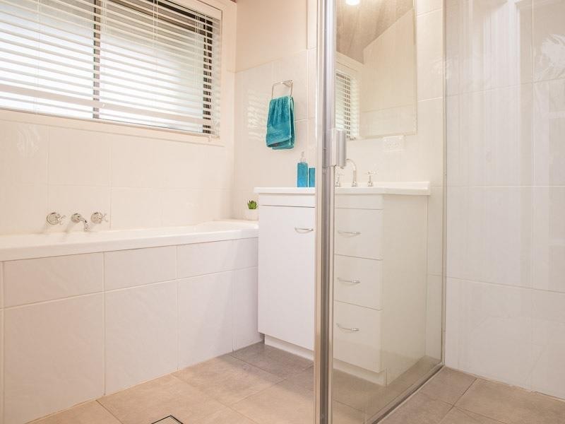 2 Narrabundah Street, Mudgeeraba QLD 4213