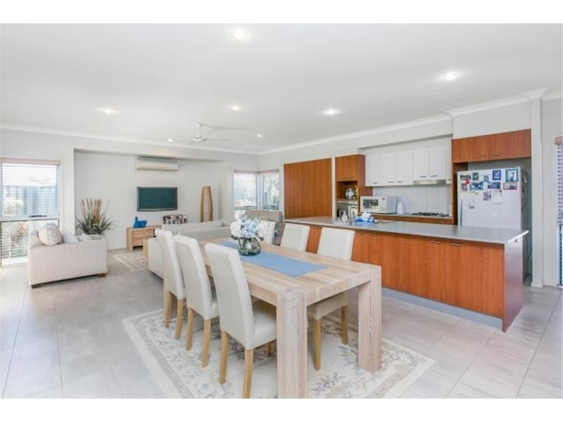 51 Yarra Road, Wakerley QLD 4154