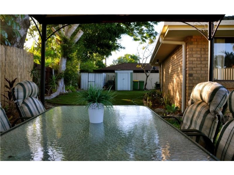 2/6 Hoya Court, Labrador QLD 4215