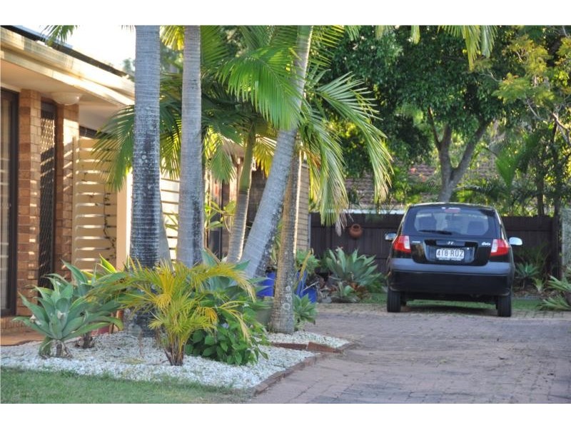 2/6 Hoya Court, Labrador QLD 4215