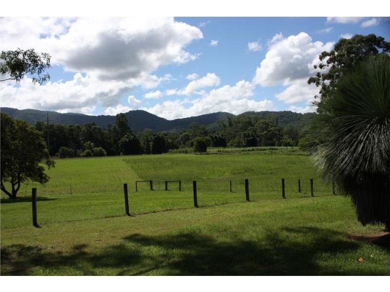 330 Pine Creek Way, Bonville NSW 2441