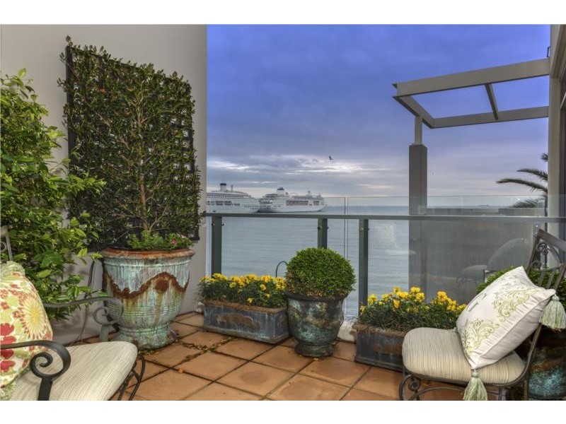 306/2 Pier Street, Port Melbourne VIC 3207