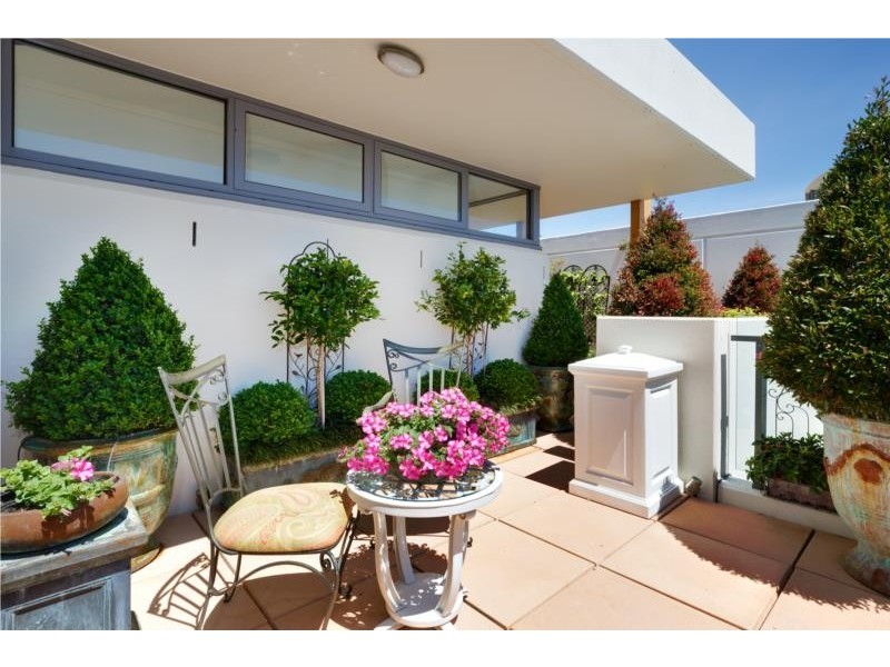 306/2 Pier Street, Port Melbourne VIC 3207